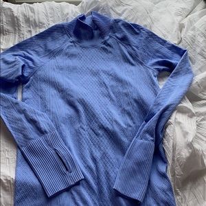 lulu lemon periwinkle turtle neck knitted top